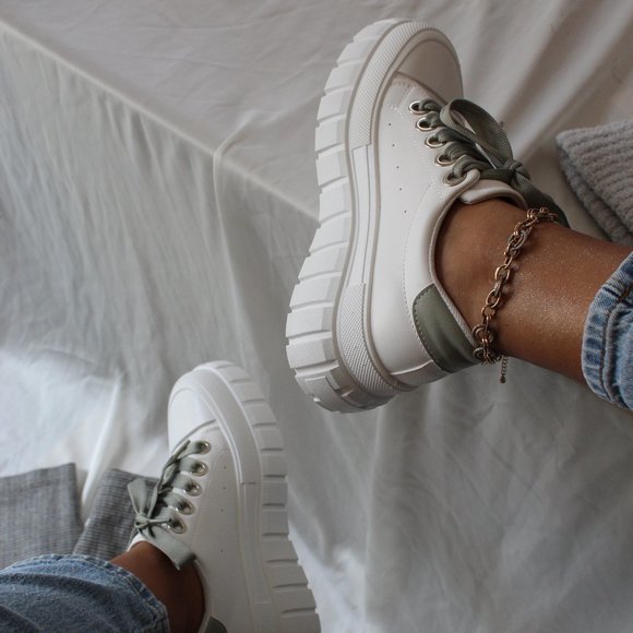 ๐จFEW PAIRS LEFT// White platform sneaker - Picture 7 of 10